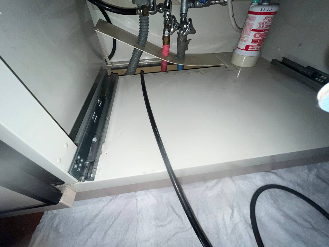 キッチン排水管洗浄作業