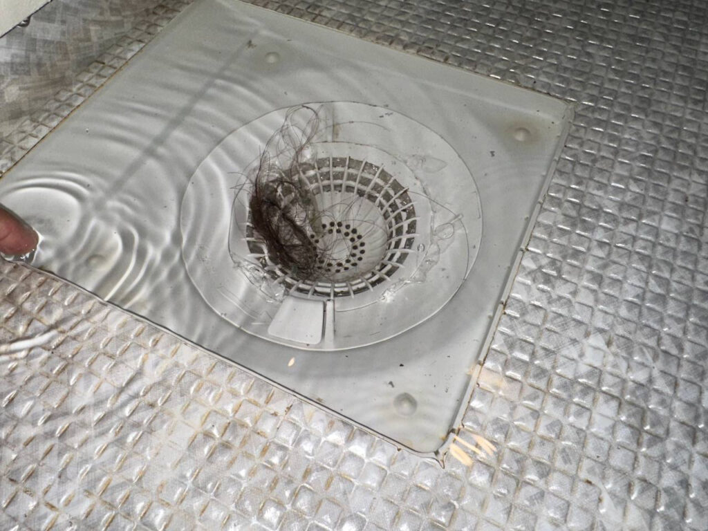 お風呂の排水管つまり状況