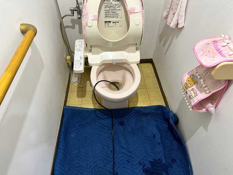 佐賀県小城市でのトイレの詰まりの修理でお伺いしました。