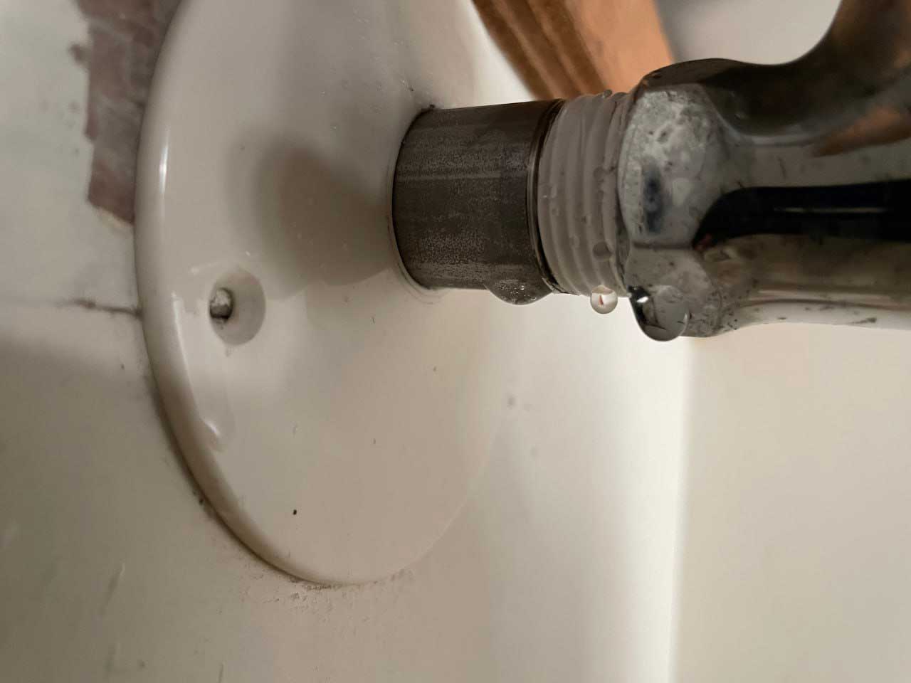 洗面台の水漏れ箇所確認